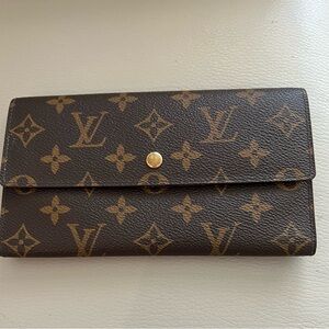 Louis Vuitton international wallet Authentic